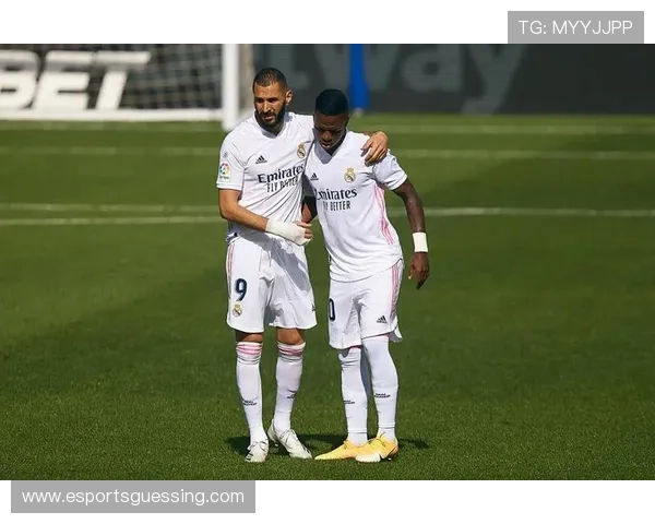 维尼修斯皇马350场里程碑献助攻，伯纳乌致敬传奇时刻